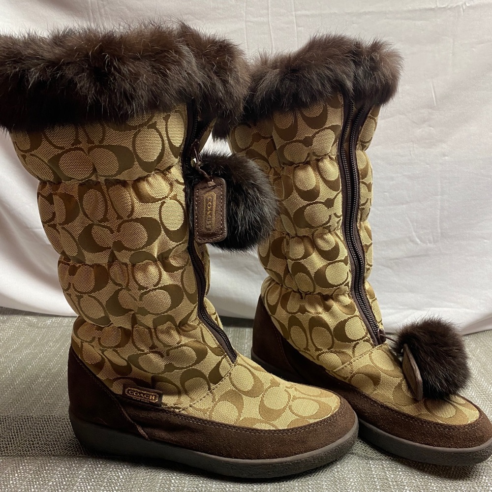 Coach women’s boots with fur, theona brown woman’s size 6.5.